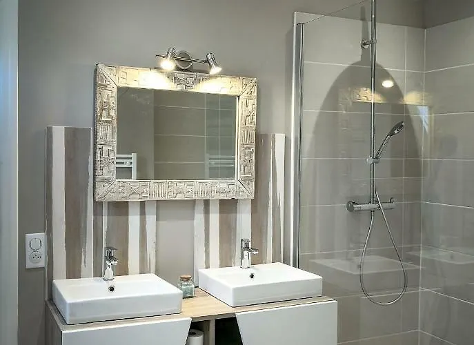 Le Moulin De L'ortille & Гостевой дом